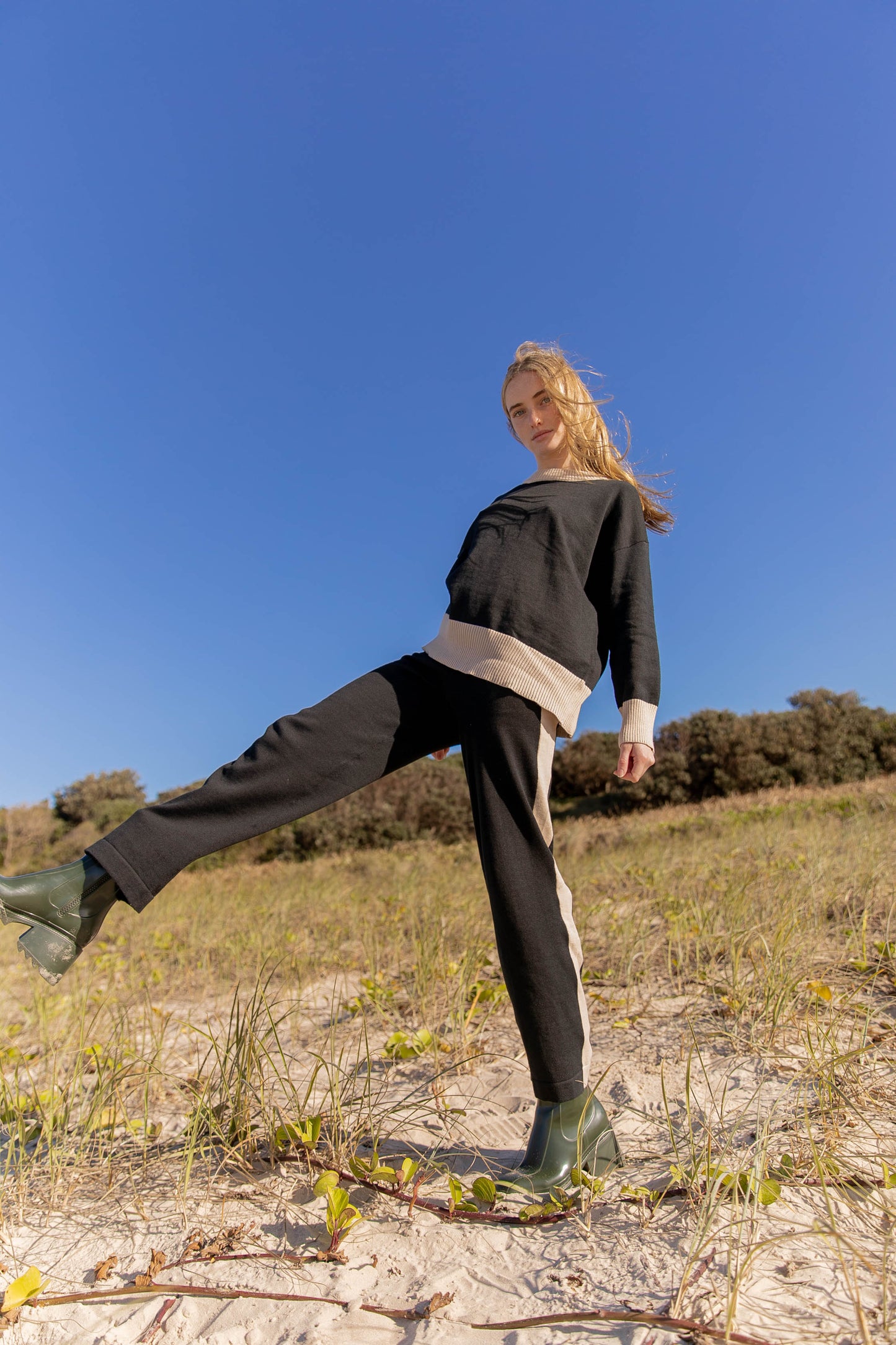 TAYLOR SWEATER - BLACK SAND